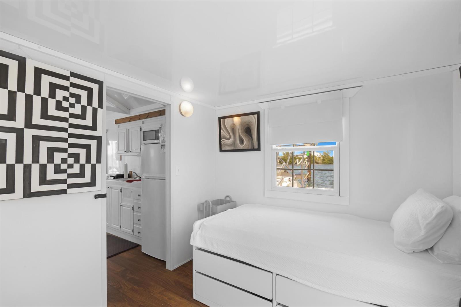   / 0  sq. ft. $ 2026-05-18 0 foto