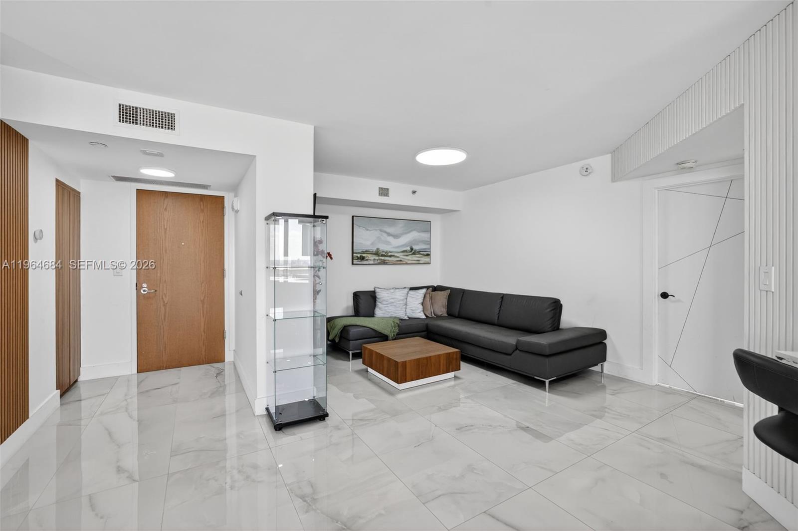 1710 2 / 2 1300 sq. ft. $ 2026-02-12 0 foto