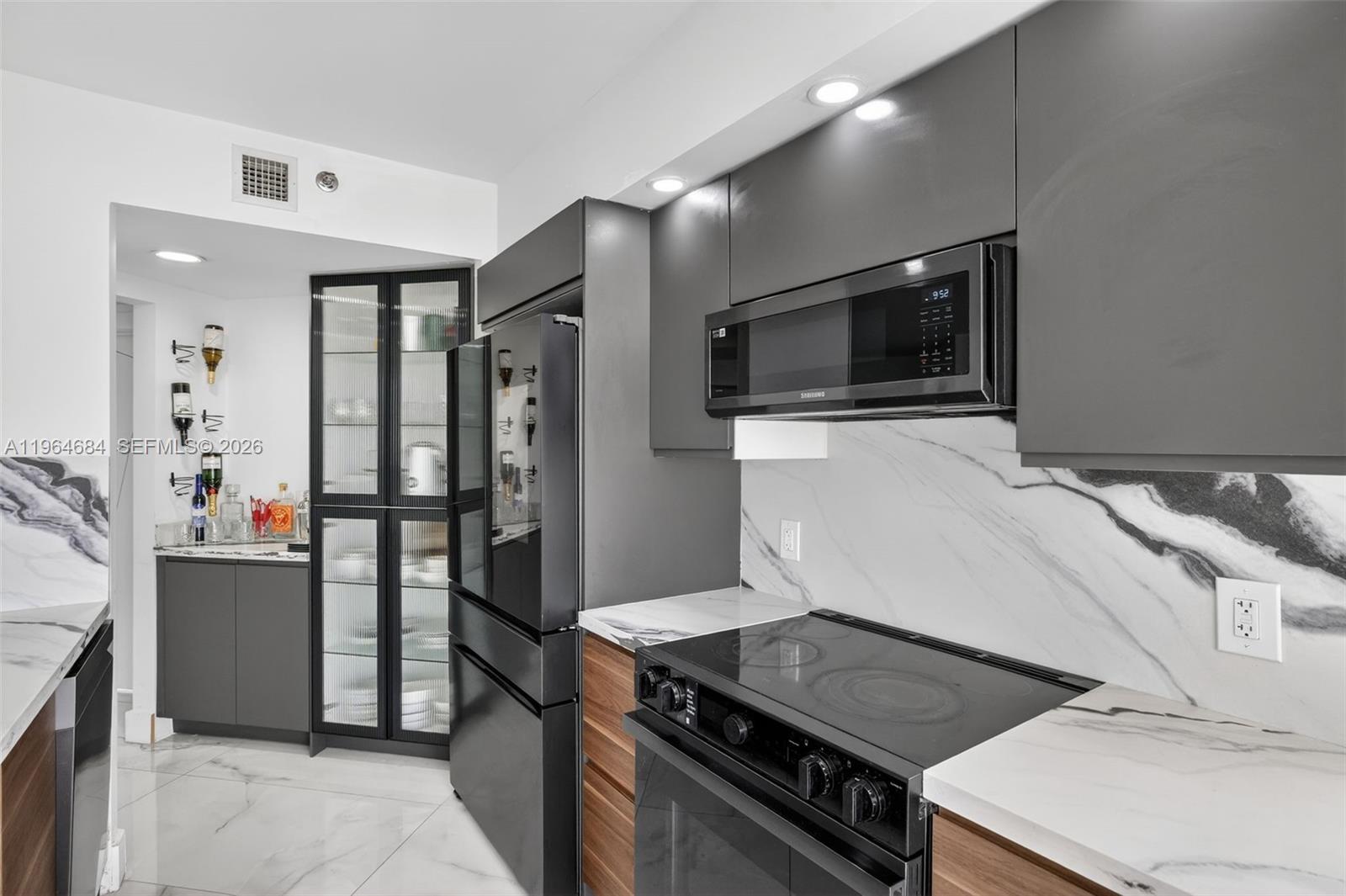 1710 2 / 2 1300 sq. ft. $ 2026-02-12 0 foto