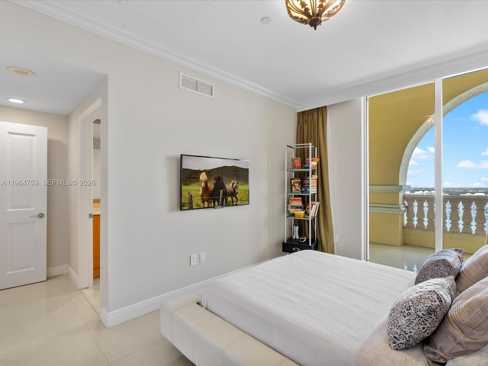 Ver detalles 4405 3 / 3 2214 sq. ft. $ 2026-05-05 0 foto