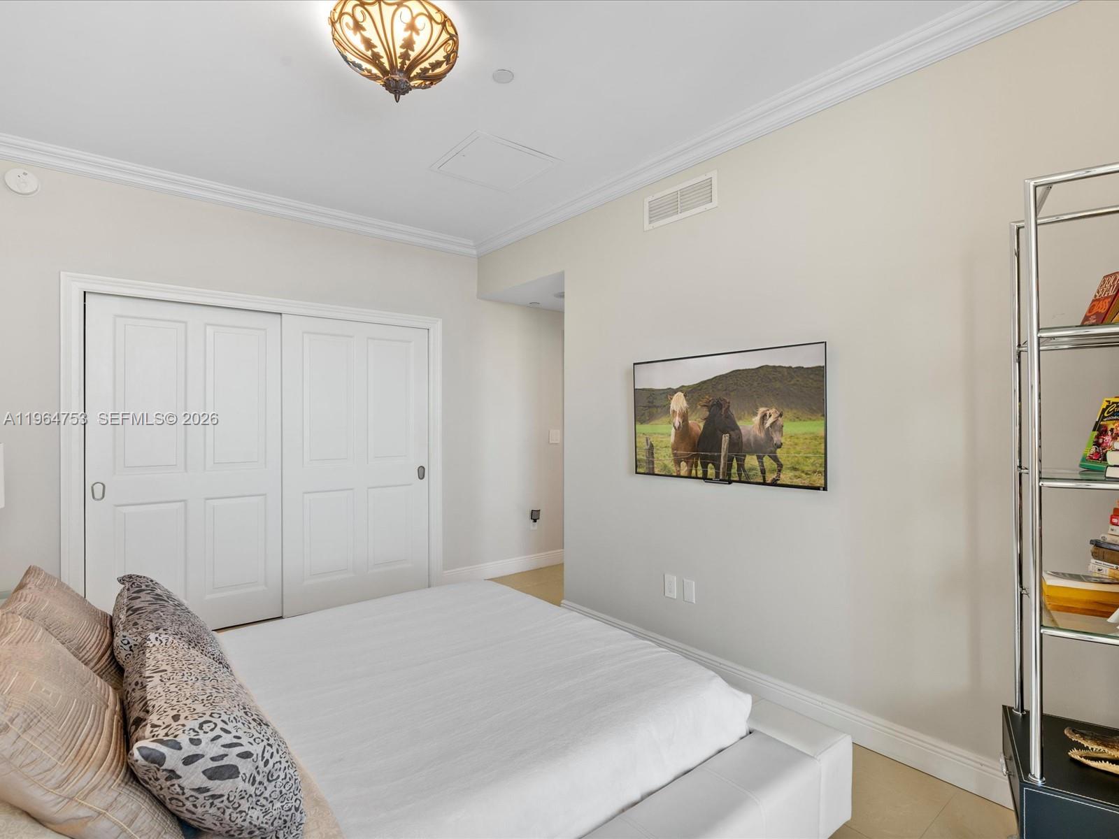 Ver detalles 4405 3 / 3 2214 sq. ft. $ 2026-05-05 0 foto