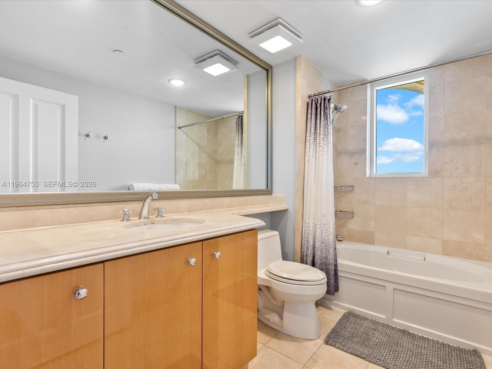 Ver detalles 4405 3 / 3 2214 sq. ft. $ 2026-05-05 0 foto