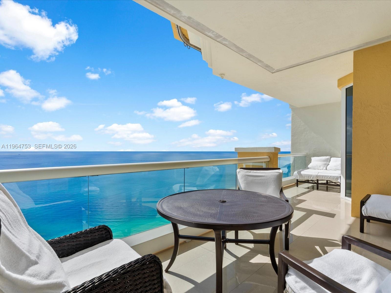 Ver detalles 4405 3 / 3 2214 sq. ft. $ 2026-05-05 0 foto