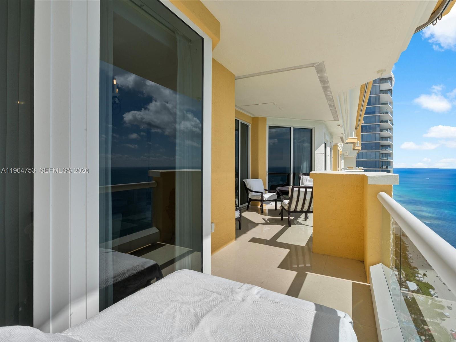 Ver detalles 4405 3 / 3 2214 sq. ft. $ 2026-05-05 0 foto