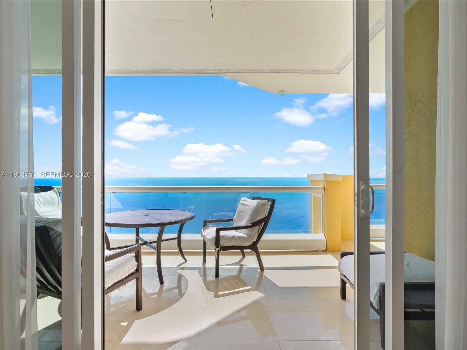Ver detalles 4405 3 / 3 2214 sq. ft. $ 2026-05-05 0 foto