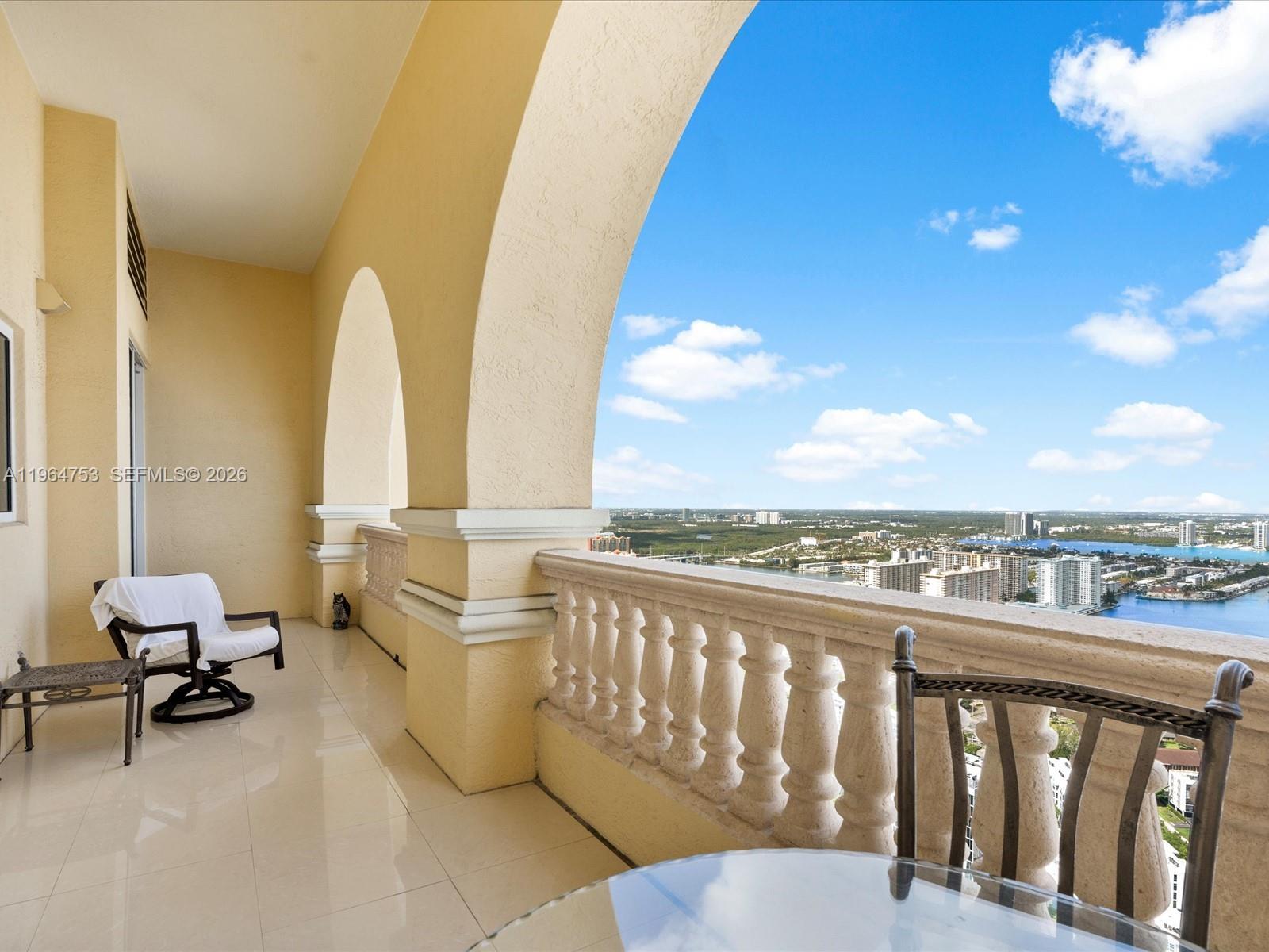 Ver detalles 4405 3 / 3 2214 sq. ft. $ 2026-05-05 0 foto