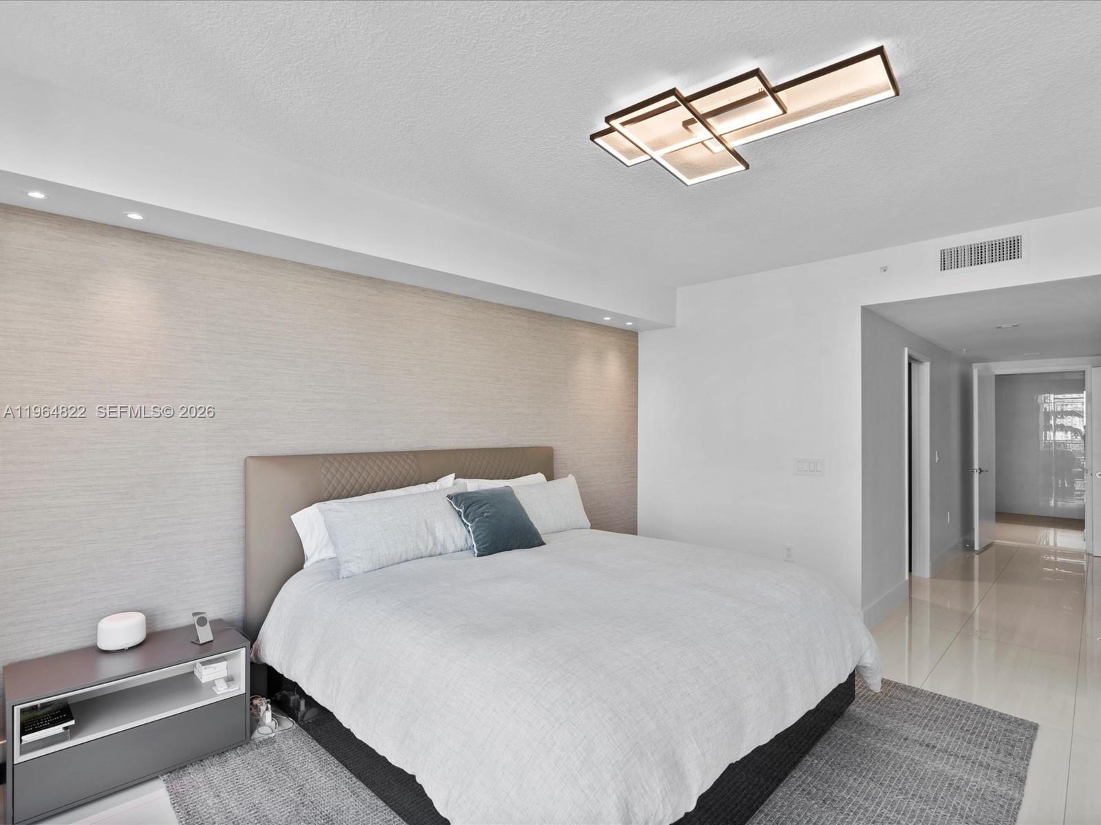 See details 4-807 3 / 4 1892 sq. ft. $ 2026-02-13 0 Photo