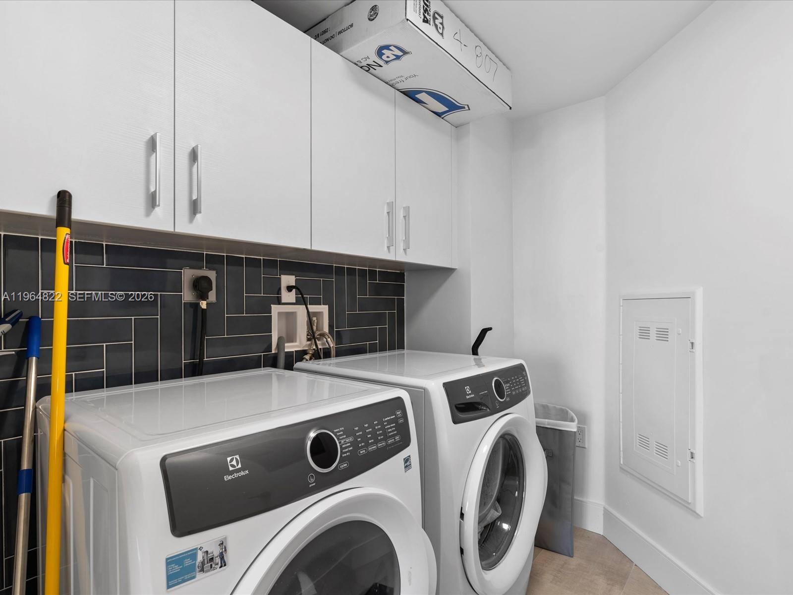 See details 4-807 3 / 4 1892 sq. ft. $ 2026-02-13 0 Photo