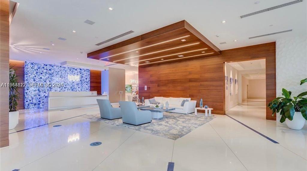 See details 4-807 3 / 4 1892 sq. ft. $ 2026-02-13 0 Photo