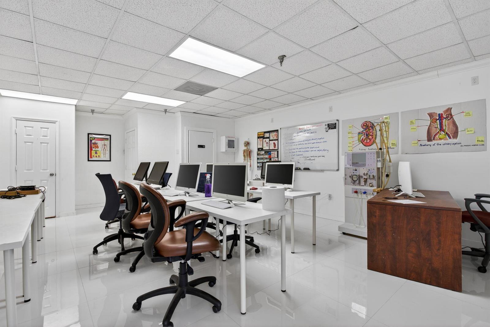 Ver detalles / 10 sq. ft. $ 2026-03-25 0 foto