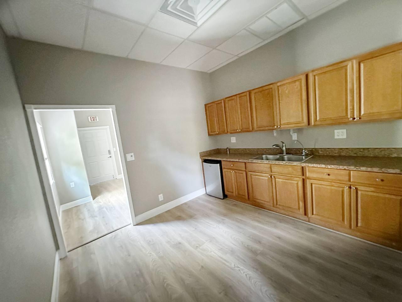 Ver detalles #5 / 4 sq. ft. $ 2026-06-17 0 foto