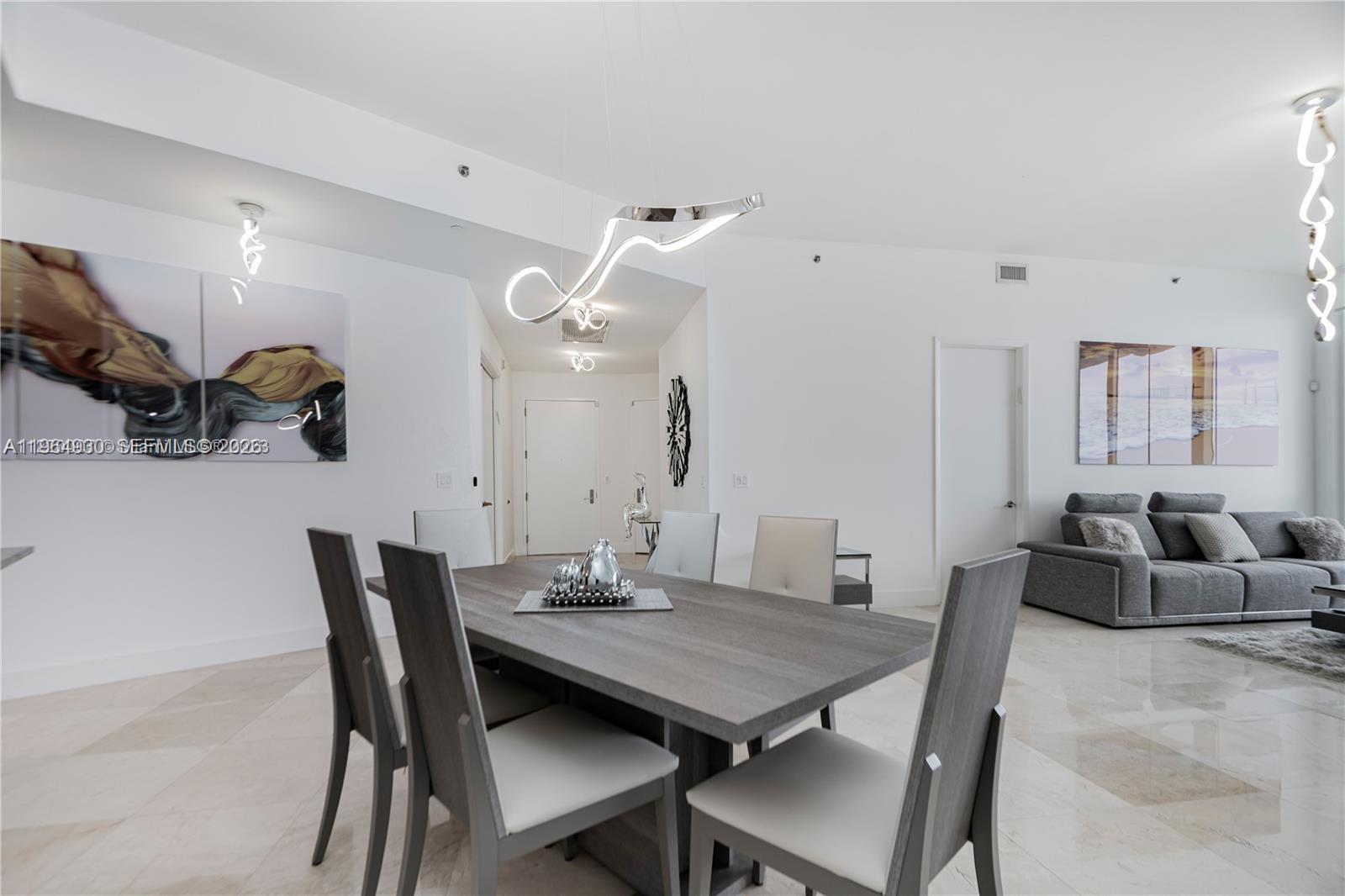 Подробнее 3803 3 / 3 1962 кв.футов $ 2026-02-17 0 Фото