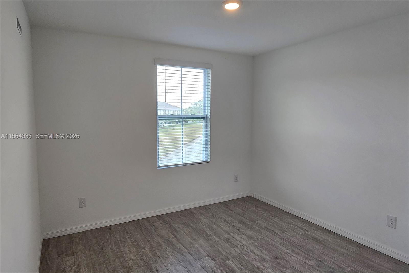 Ver detalles 742 3 / 3 sq. ft. $ 2026-05-08 0 foto