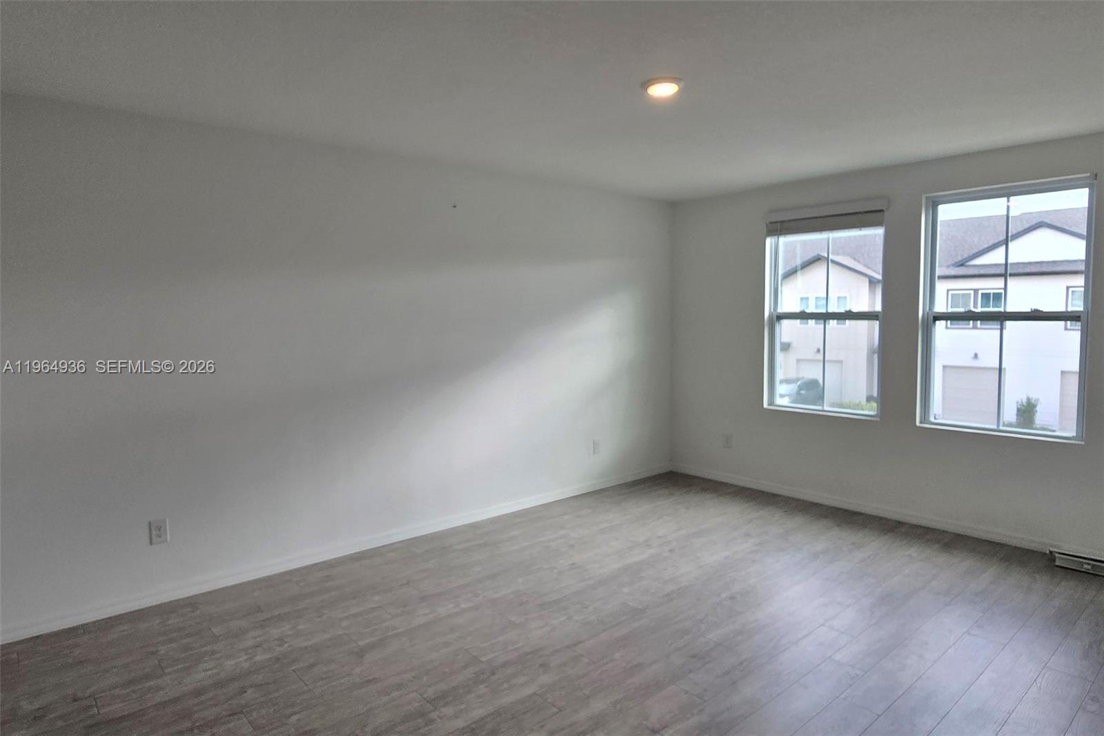 Ver detalles 742 3 / 3 sq. ft. $ 2026-05-08 0 foto