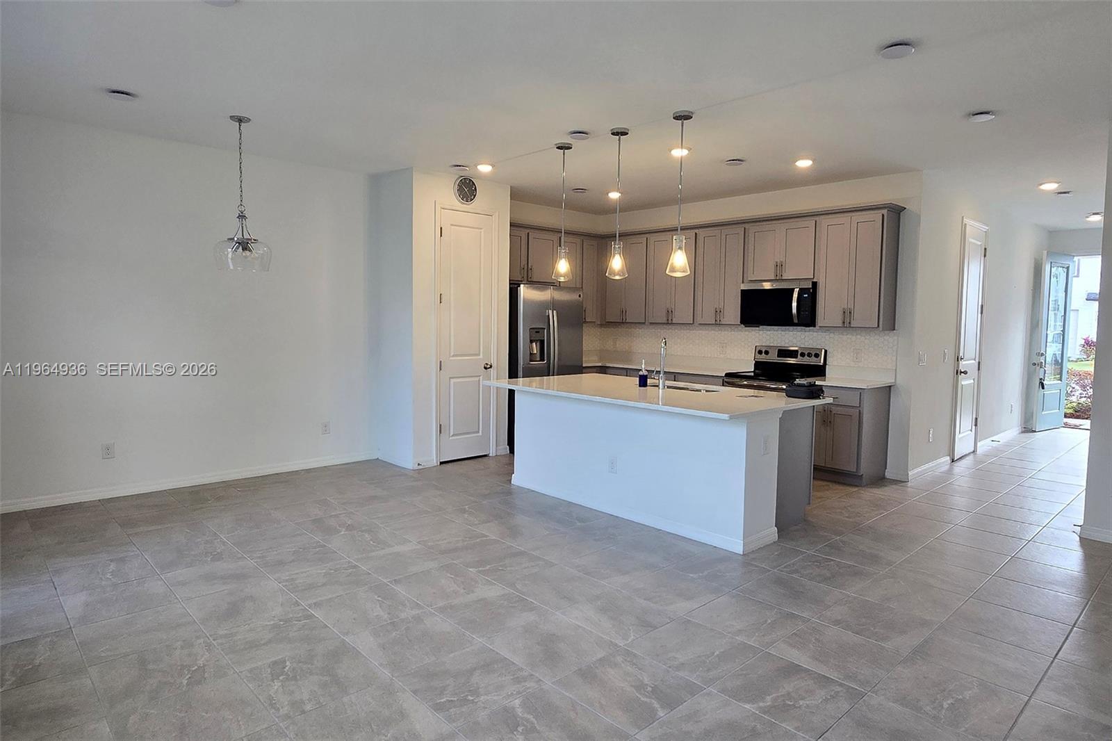 Ver detalles 742 3 / 3 sq. ft. $ 2026-05-08 0 foto