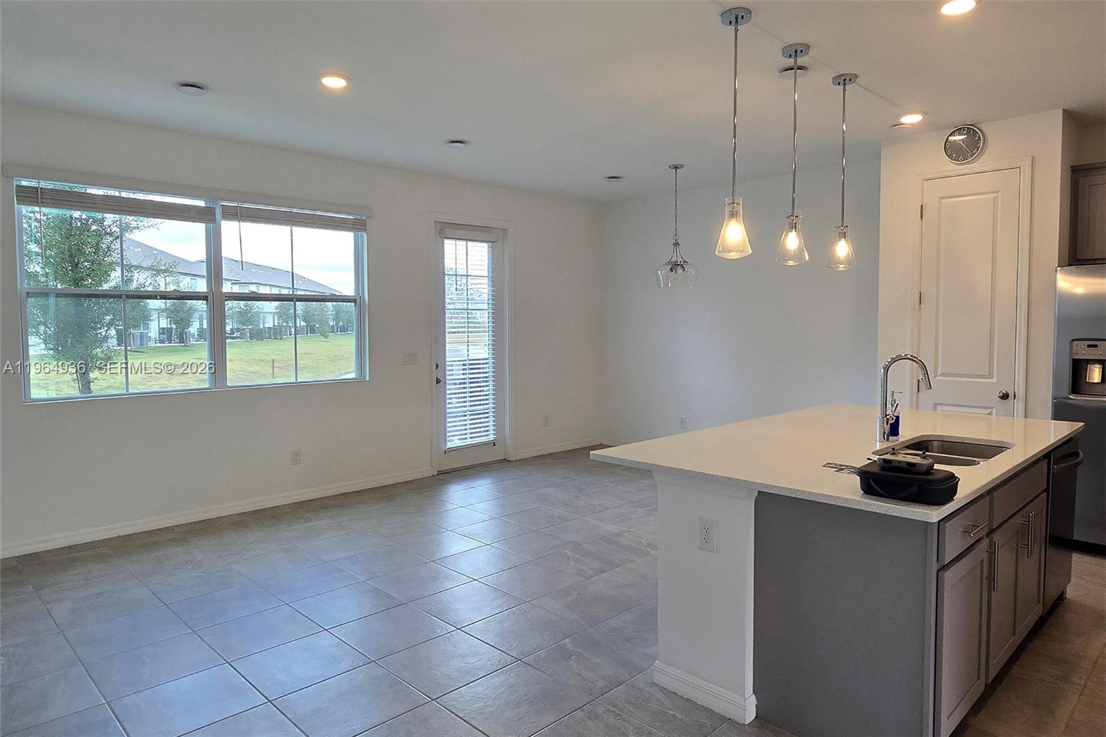 Ver detalles 742 3 / 3 sq. ft. $ 2026-05-08 0 foto