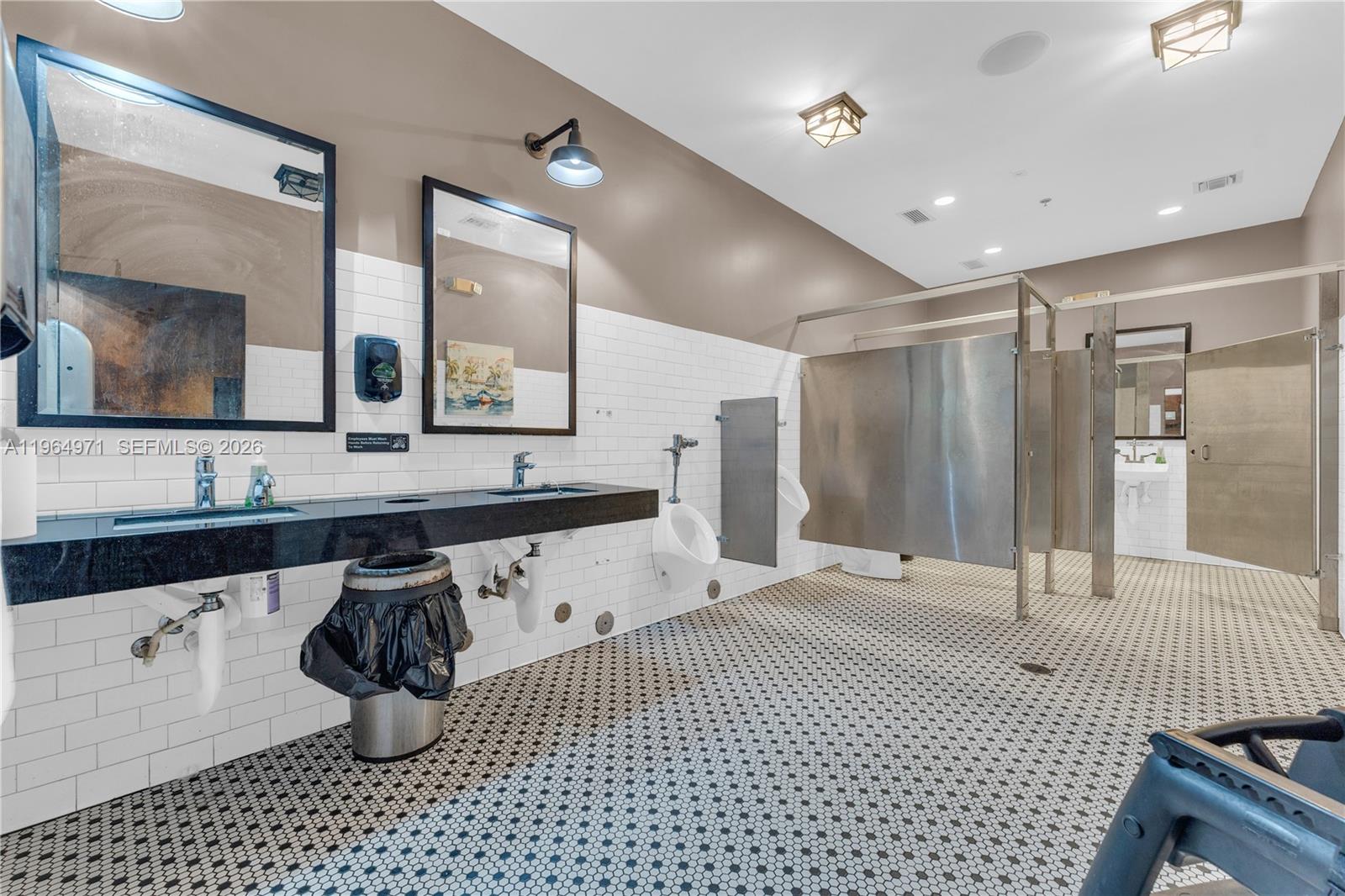   /   sq. ft. $ 2026-02-13 0 foto