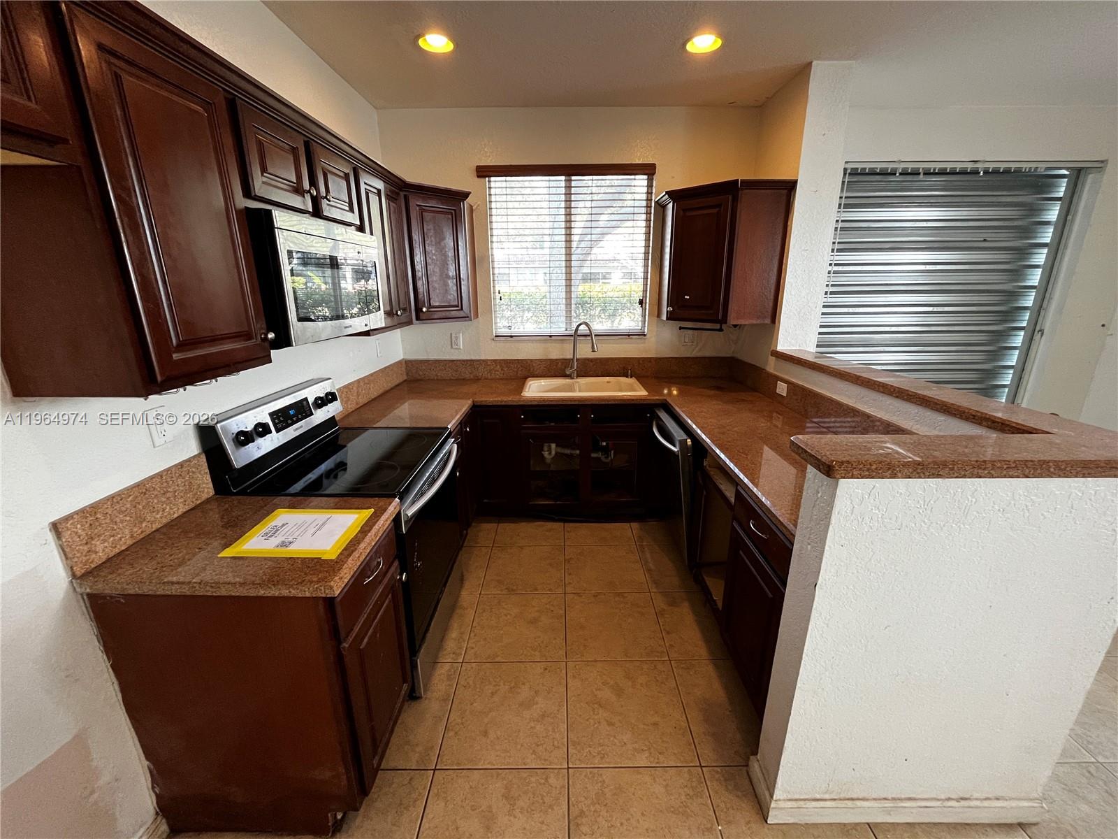 3021 2 / 3 1199 sq. ft. $ 2026-02-13 0 Photo