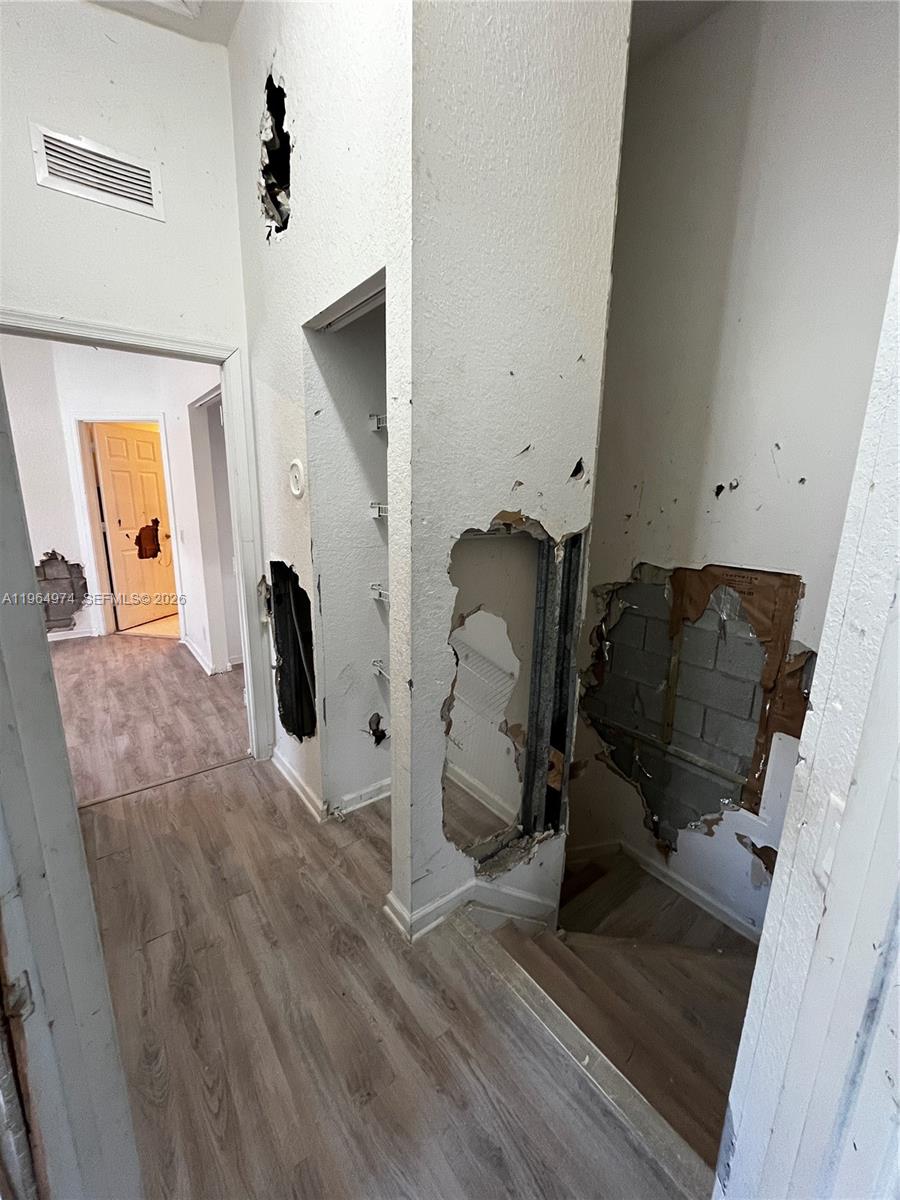 3021 2 / 3 1199 sq. ft. $ 2026-02-13 0 Photo