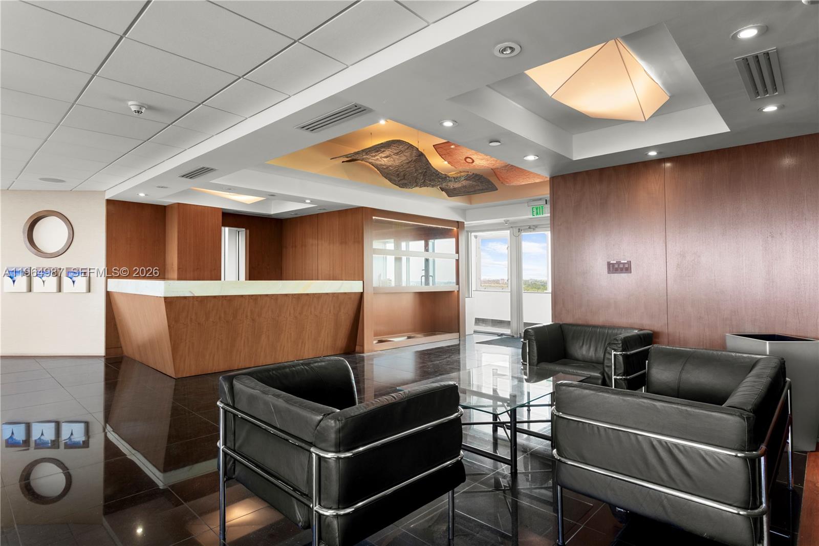 PH000  /   кв.футов $ 2026-02-13 0 Фото