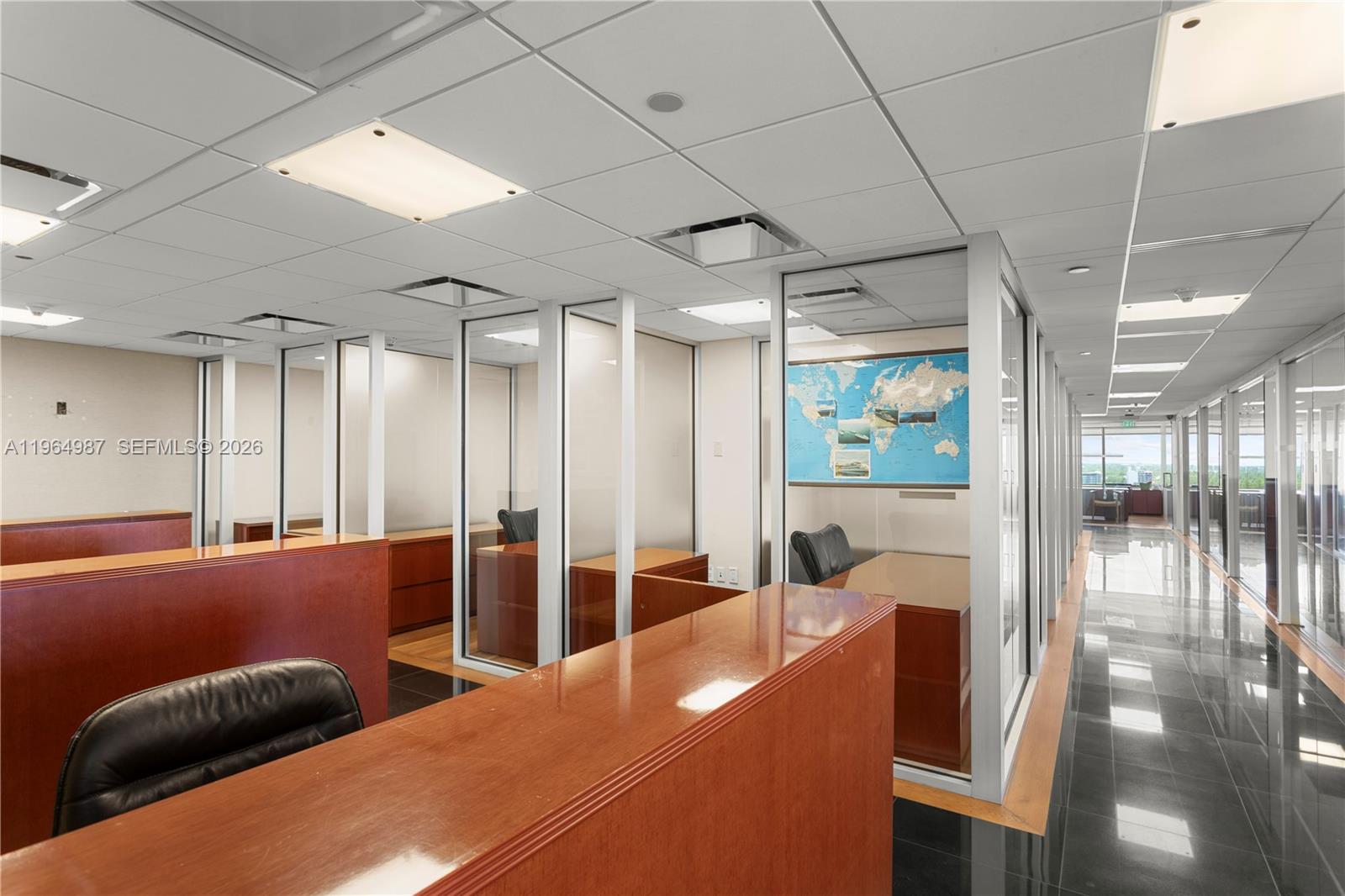 PH000  /   кв.футов $ 2026-02-13 0 Фото