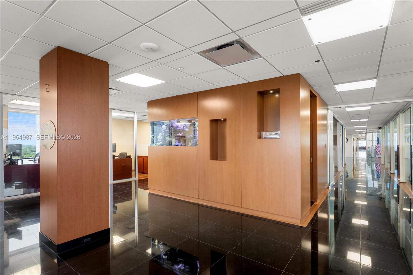 PH000  /   кв.футов $ 2026-02-13 0 Фото