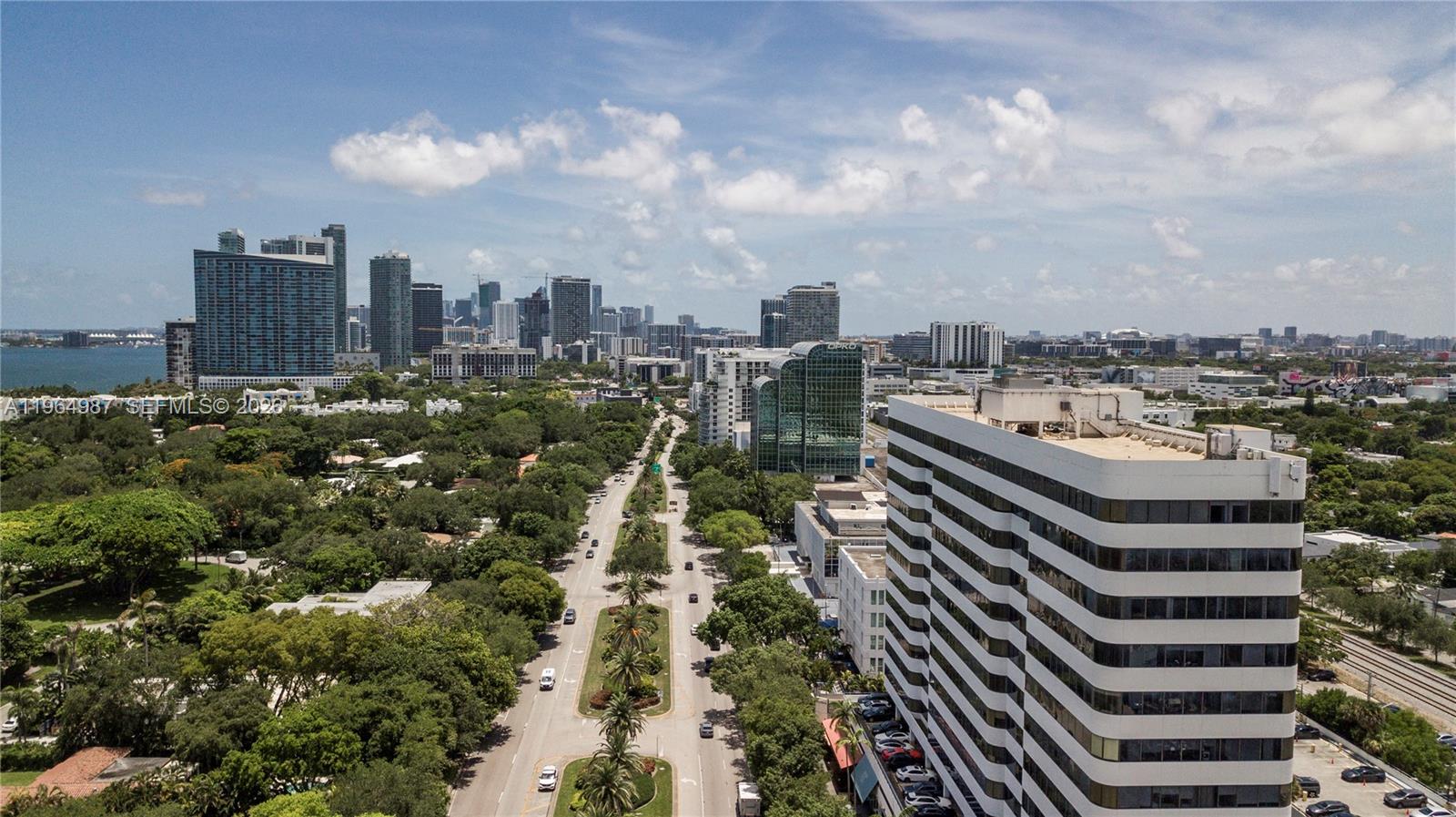 PH000  /   кв.футов $ 2026-02-13 0 Фото