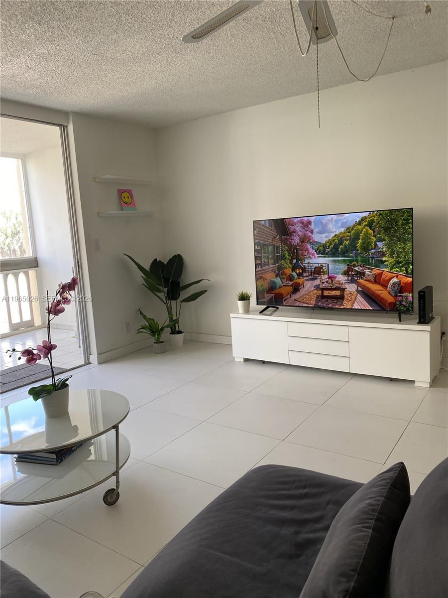 Photo of 610 12th Ave #308, Hallandale Beach, Florida, 33009 -