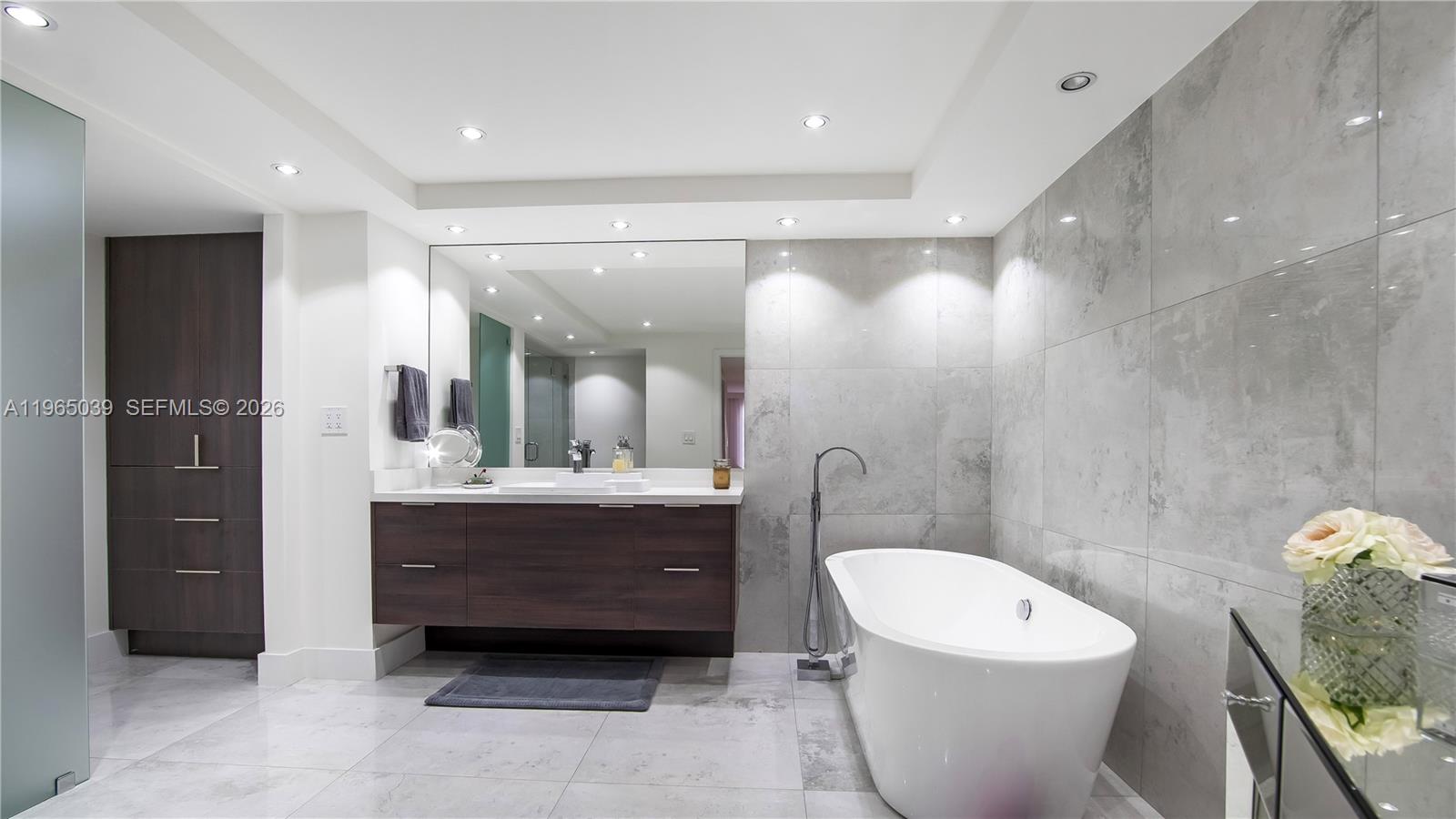 Photo of 1920 Ocean Dr (Avail. 5/1-12/1) #8B, Hallandale Beach, Florida, 33009 -