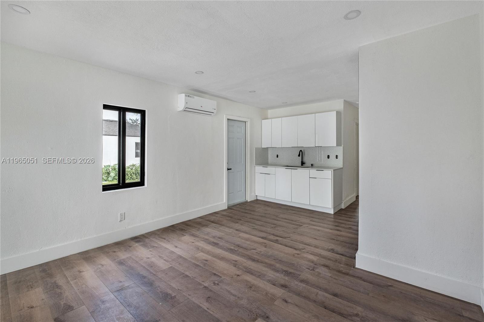   /  936 кв.футов $ 2026-02-13 0 Фото