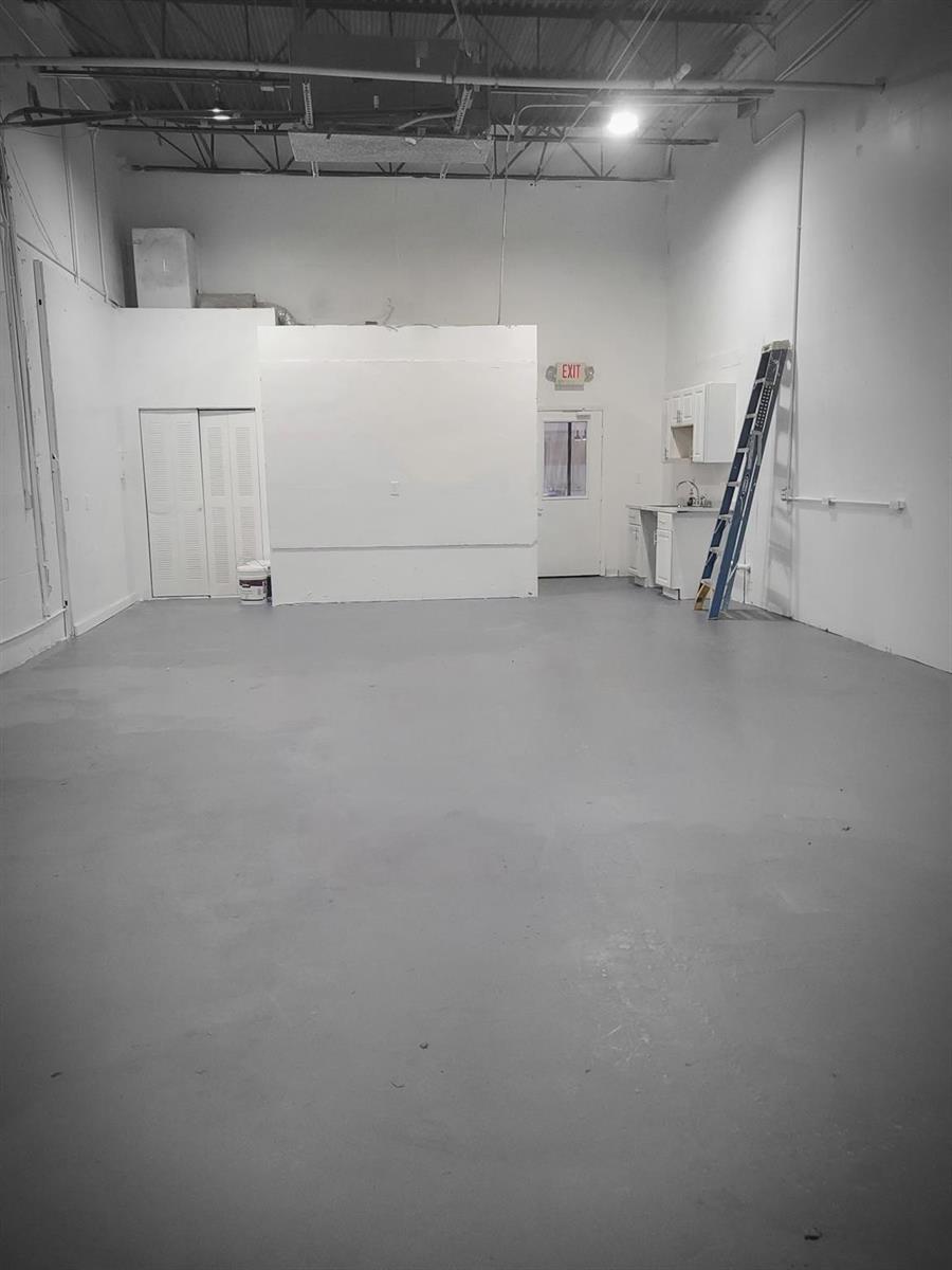 See details 305 / 0 sq. ft. $ 2026-06-17 0 Photo