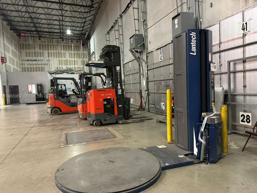 104-106  /   sq. ft. $ 2026-02-13 0 Photo