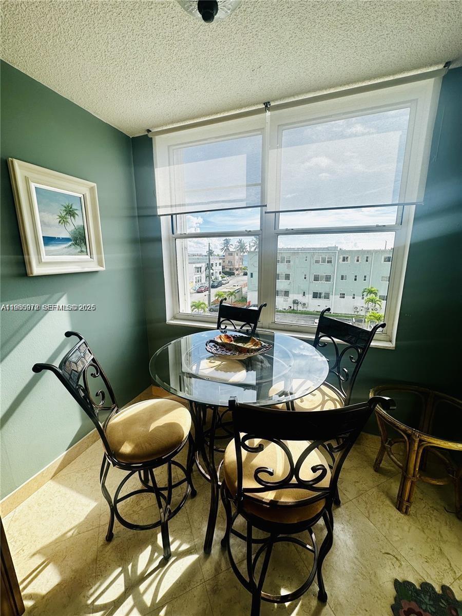 Photo of 1501 Ocean Dr  #406, Hollywood, Florida, 33019 - 