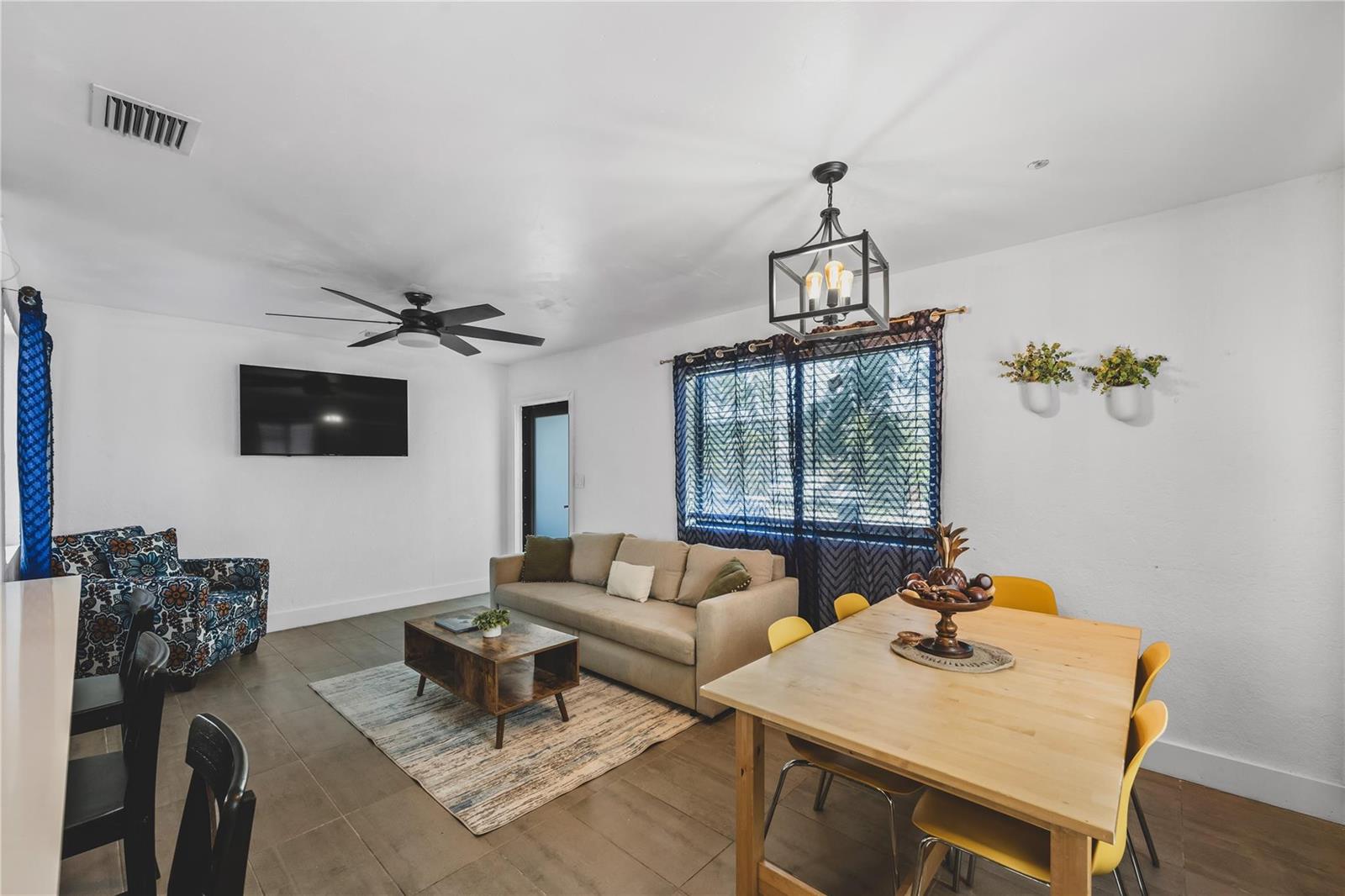   / 0 2475 sq. ft. $ 2026-06-21 0 foto