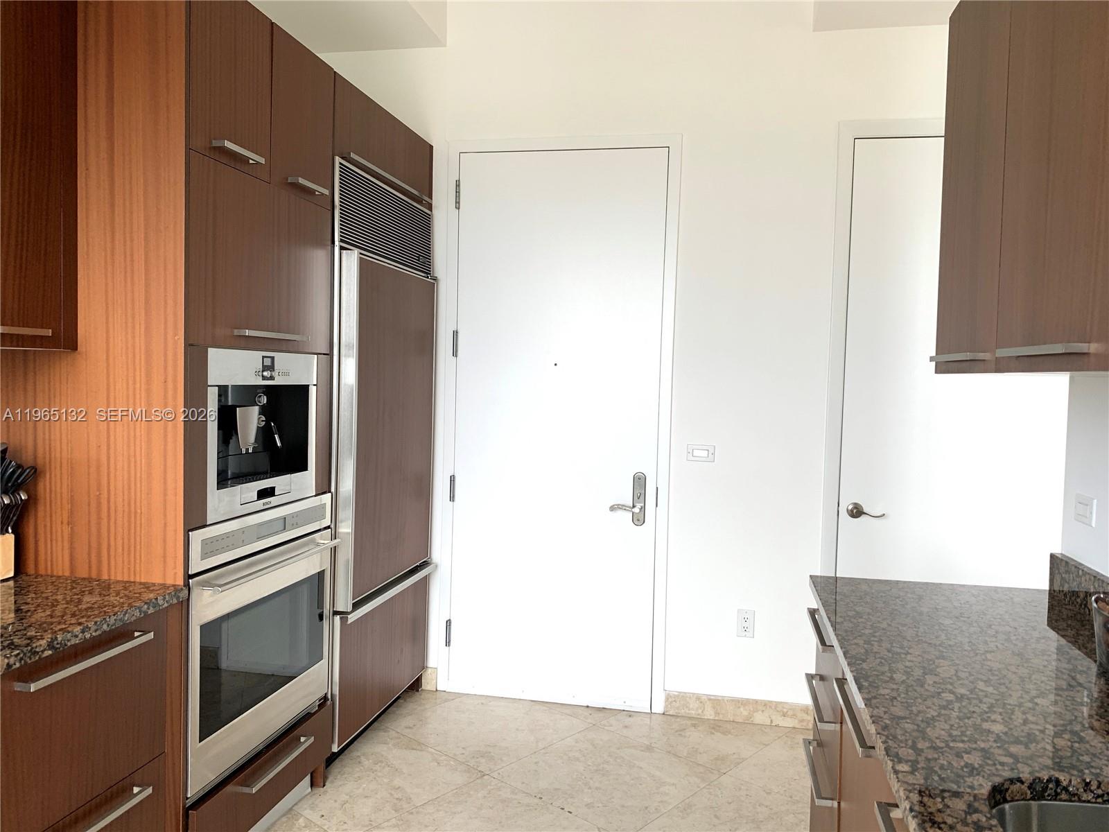 3805 2 / 2 1435 кв.футов $ 2026-02-13 0 Фото