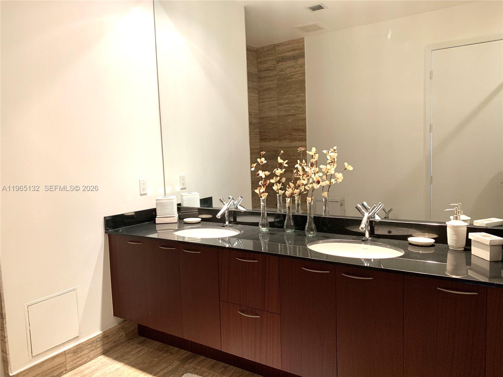 3805 2 / 2 1435 кв.футов $ 2026-02-13 0 Фото