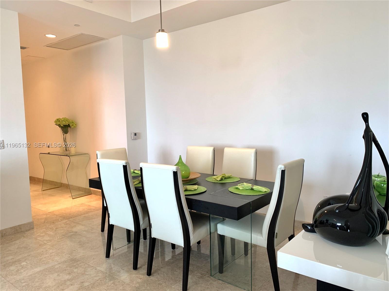 3805 2 / 2 1435 кв.футов $ 2026-02-13 0 Фото