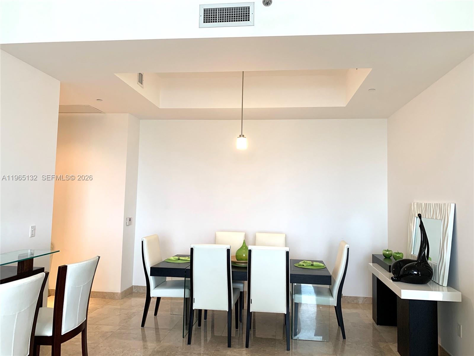 3805 2 / 2 1435 кв.футов $ 2026-02-13 0 Фото