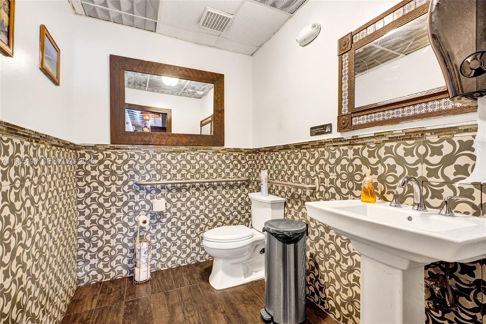   /   кв.футов $ 2026-02-13 0 Фото