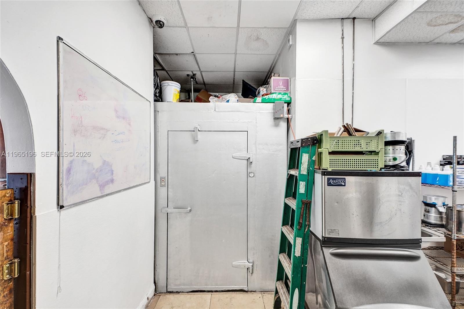   /   кв.футов $ 2026-02-13 0 Фото