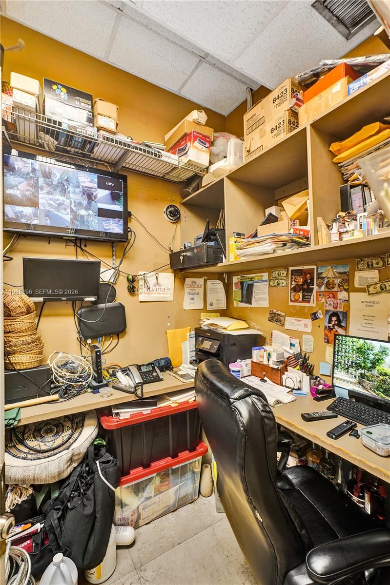   /   кв.футов $ 2026-02-13 0 Фото