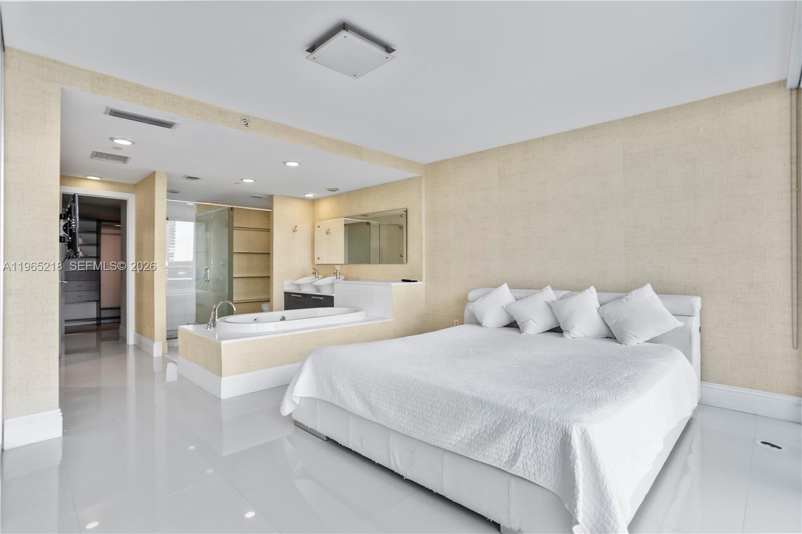 Photo of 2950 188th St #404, Aventura, Florida, 33180 -