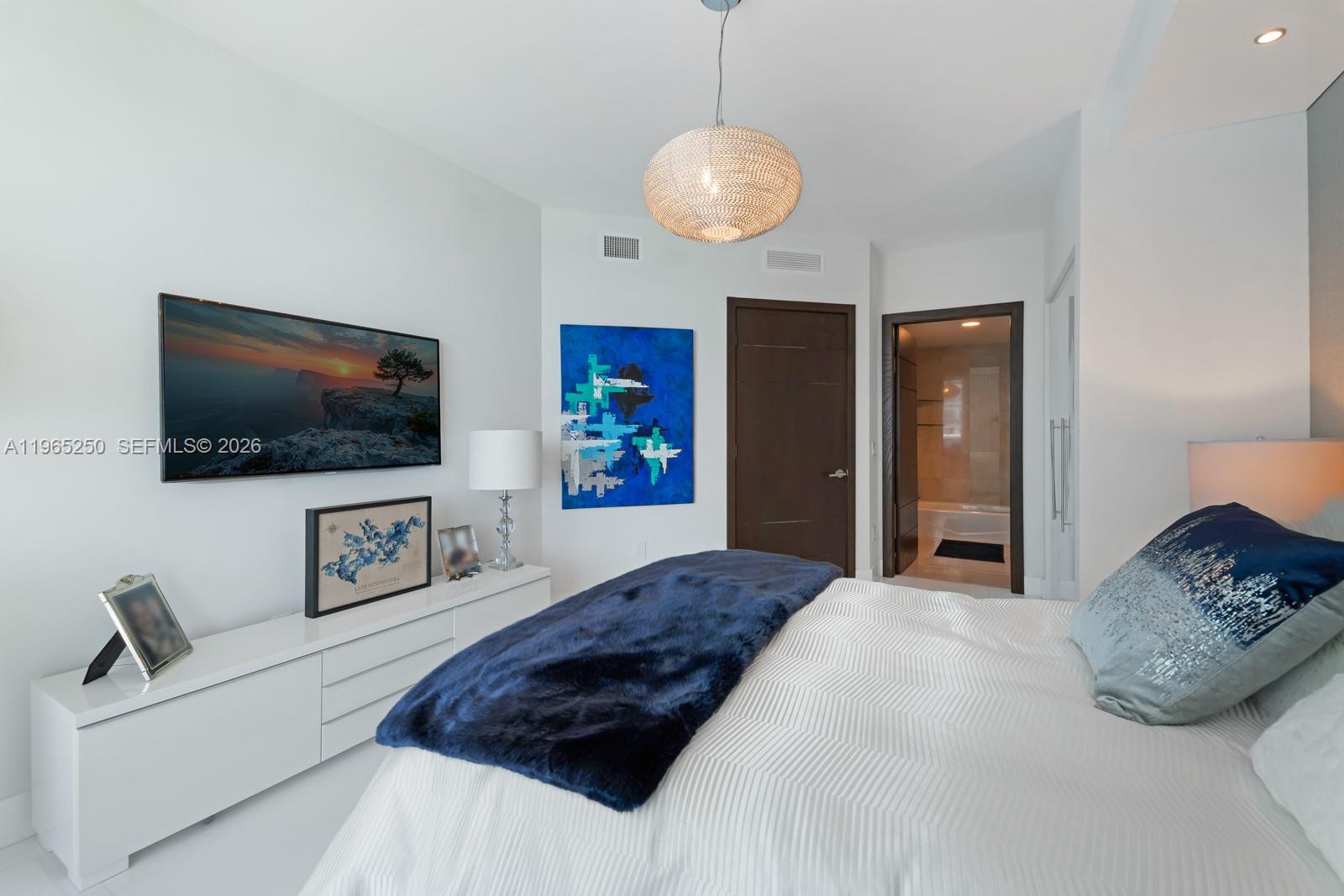 Photo of 2711 Ocean Dr #905, Hollywood, Florida, 33019 -