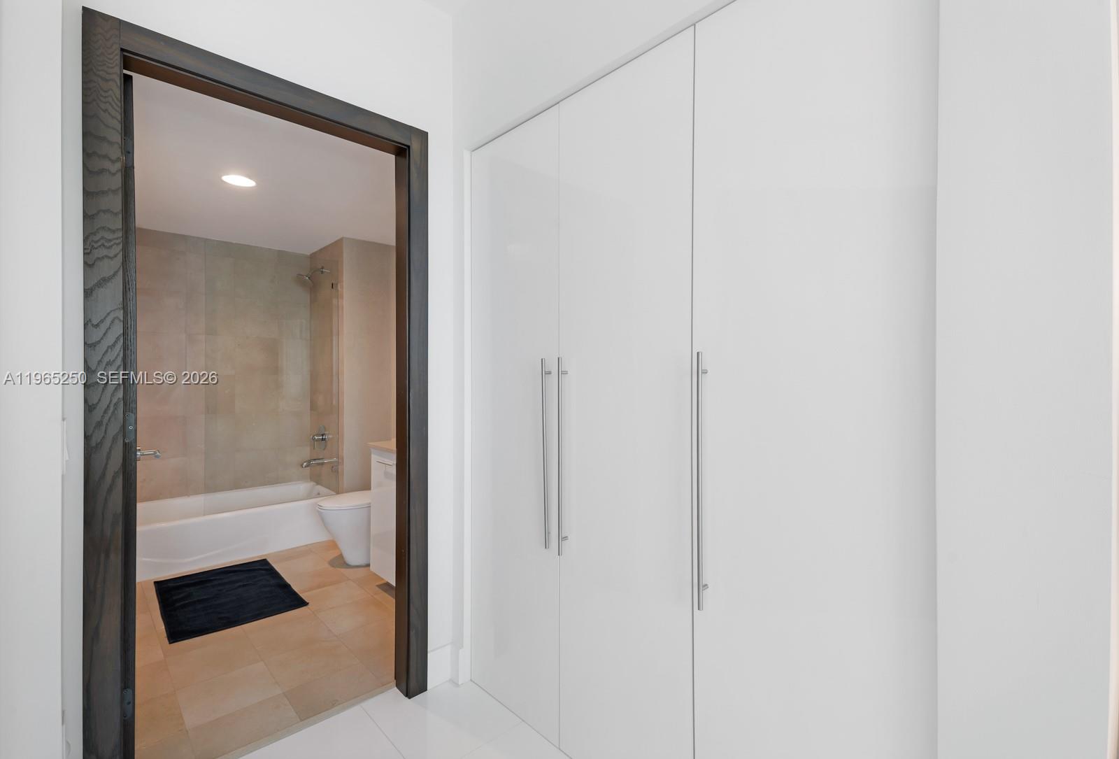 Photo of 2711 Ocean Dr #905, Hollywood, Florida, 33019 -