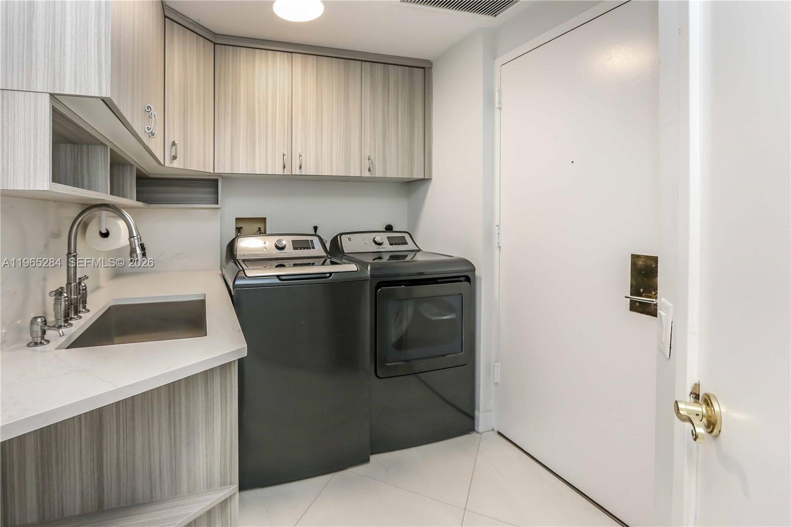 Photo of 3801 207th St  #704, Aventura, Florida, 33180 - 