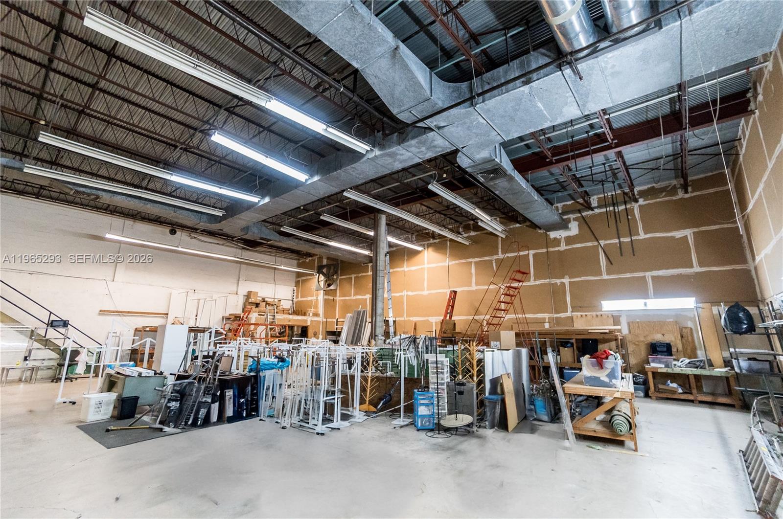 W  /   sq. ft. $ 2026-02-13 0 Photo