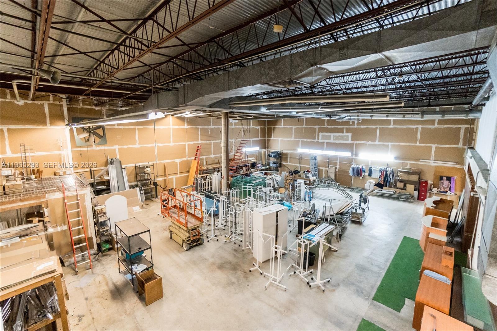 W  /   sq. ft. $ 2026-02-13 0 Photo