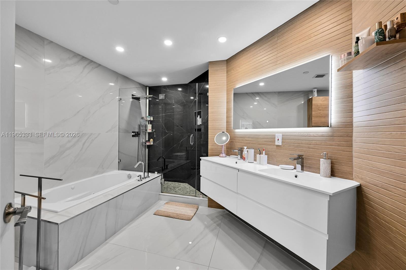 Photo of 3131 188th St  #2-1107, Aventura, Florida, 33180 - 