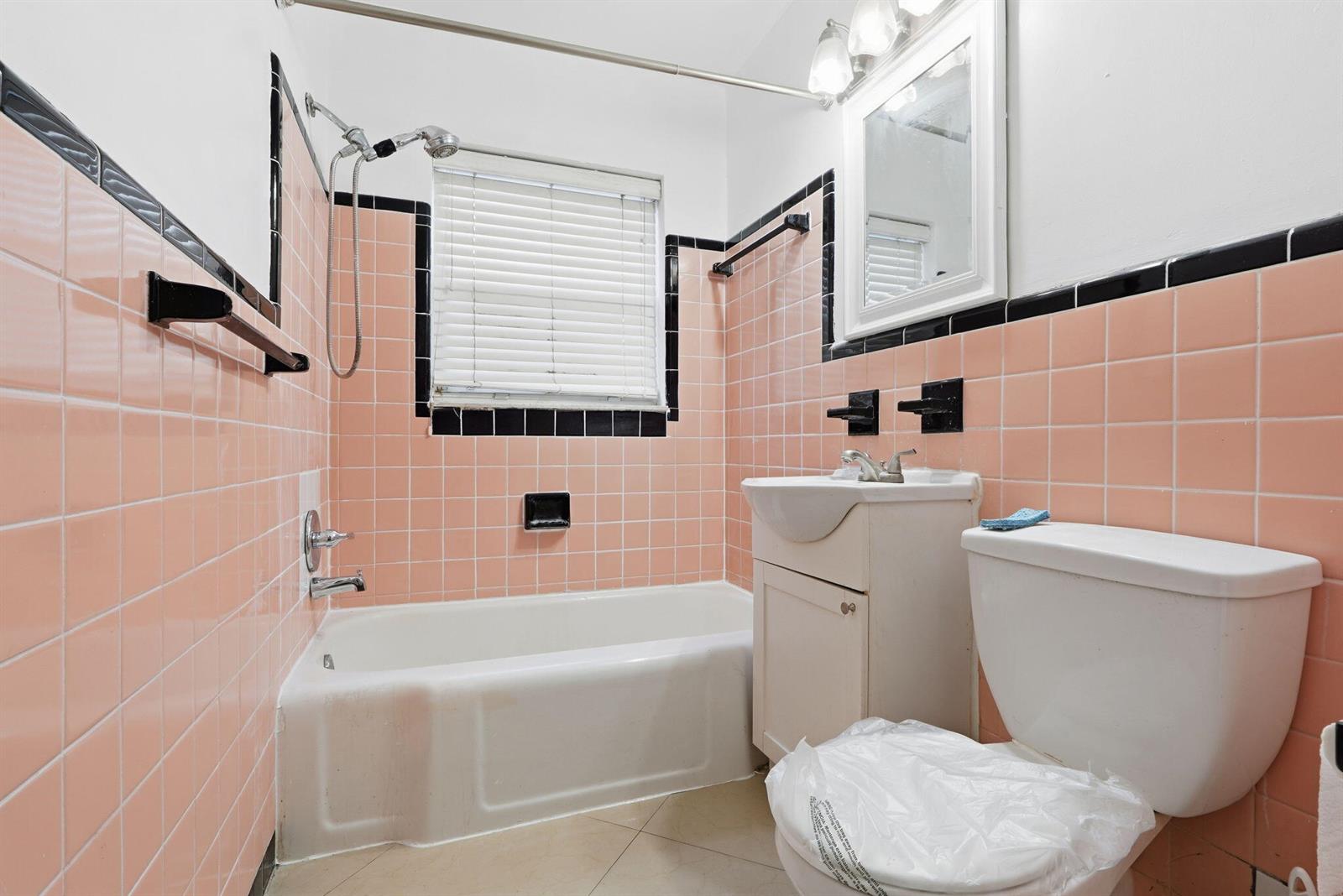 Ver detalles 1-2 / 2 1684 sq. ft. $ 2026-04-07 0 foto