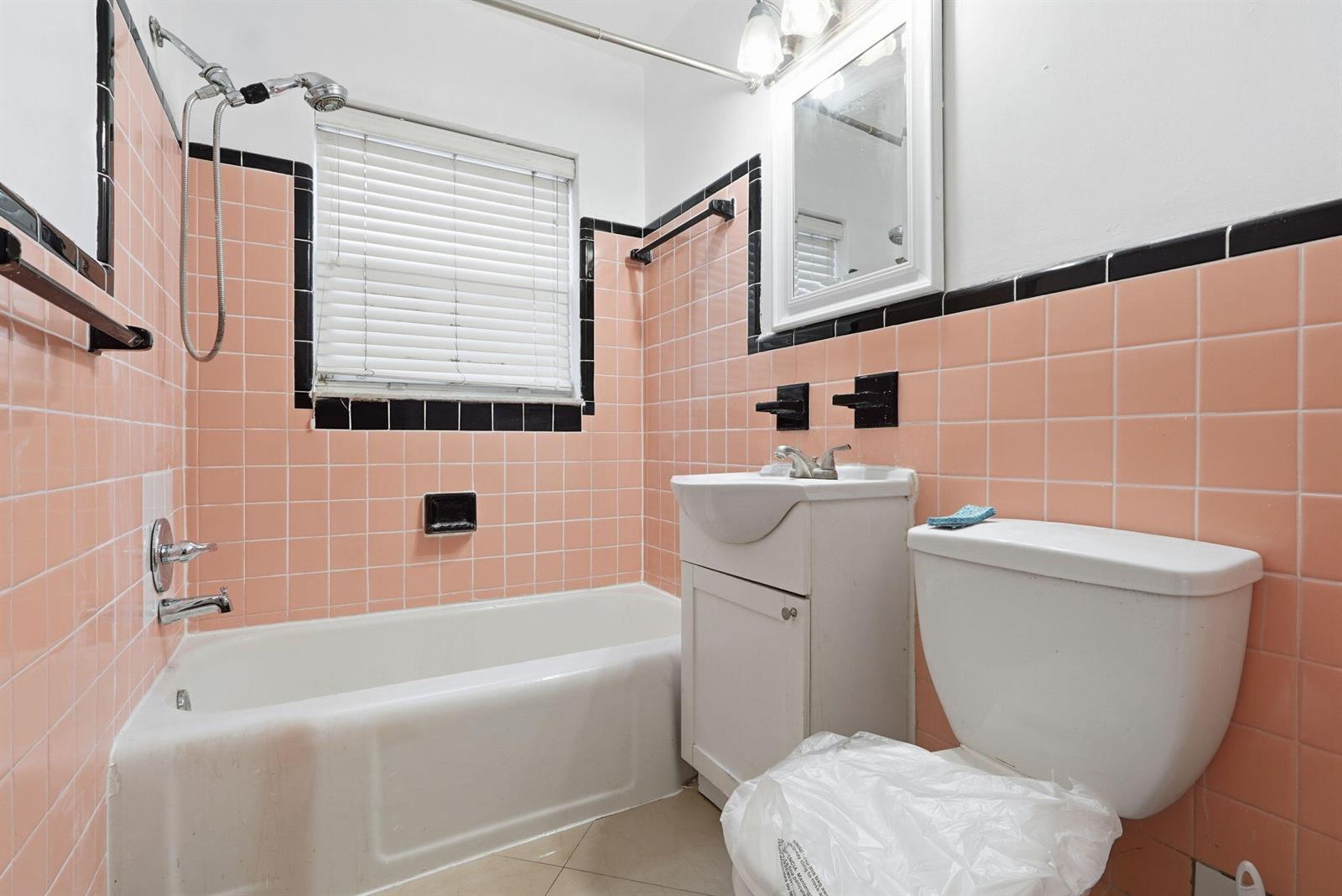 Ver detalles 1-2 / 2 1684 sq. ft. $ 2026-04-07 0 foto